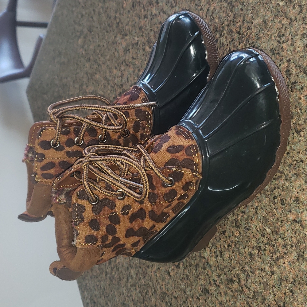 Girls leopard rainboots